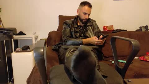 Snapshot of master_roberto333 chatting on October 2025 09:34:02 PM SIR online show from October 2025 09:34:02 PM