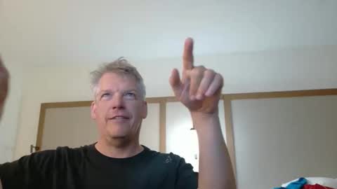 Snapshot of master_thorn chatting on May 2026 02:25:02 PM Master Thorn online show from May 2026 02:25:02 PM