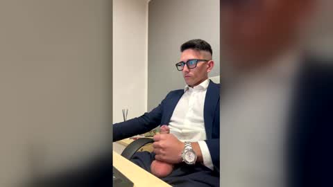 Snapshot of masterboss_fl chatting on May 2026 11:48:01 AM Master Boss online show from May 2026 11:48:01 AM