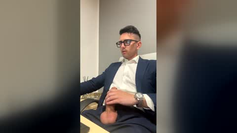 Snapshot of masterboss_fl chatting on May 2026 12:00:02 PM Master Boss online show from May 2026 12:00:02 PM