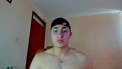 Snapshot of masterfiterotic chatting on January 2025 06:32:02 PM masterfiterotic online show from January 2025 06:32:02 PM