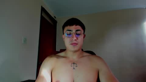 Snapshot of masterfiterotic chatting on February 2025 09:14:01 PM masterfiterotic online show from February 2025 09:14:01 PM