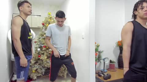 Snapshot of masters_sexx chatting on December 2024 11:18:01 AM Team Cris Darwin- Fernando- Stiven- David online show from December 2024 11:18:01 AM