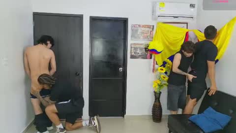 Snapshot of masters_sexx chatting on July 2026 11:13:01 AM Team Cris Darwin- Fernando- Stiven- David online show from July 2026 11:13:01 AM