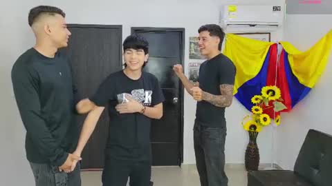 Snapshot of masters_sexx chatting on July 2026 11:14:01 AM Team Cris Darwin- Fernando- Stiven- David online show from July 2026 11:14:01 AM