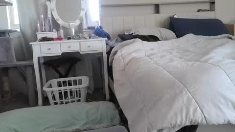 alex online show from April 2026 08:39:02 PM