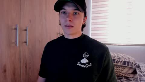 mastrangelo_x online show from April 2026 10:14:02 PM