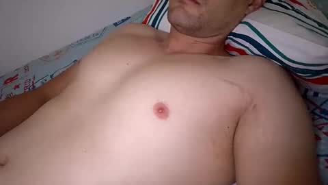 Snapshot of mateo2803 chatting on June 2026 04:35:02 AM mateo2803 online show from June 2026 04:35:02 AM