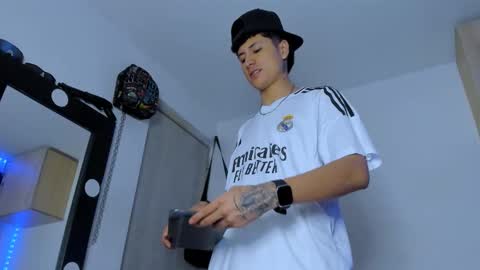Snapshot of mateo_escobar chatting on September 2025 05:29:01 AM mateo_escobar online show from September 2025 05:29:01 AM