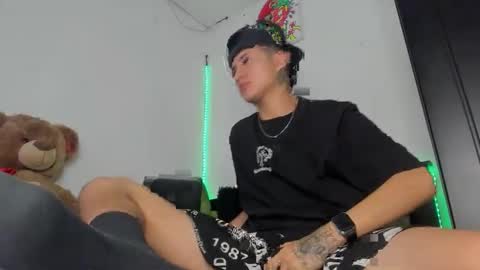 mateo_escobar online show from December 2025 08:59:02 PM