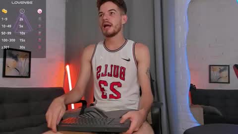 MATEO HUNTER online show from November 2025 04:33:01 AM