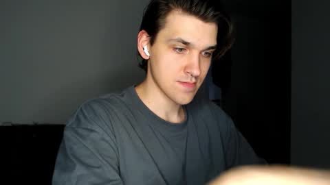 mateo_zeus online show from November 2025 05:17:01 AM