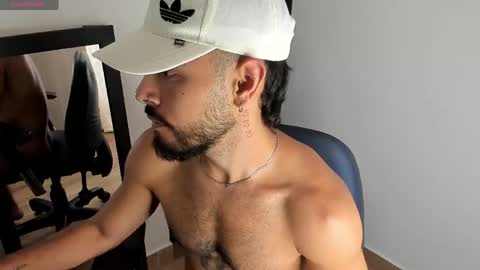 Snapshot of mateobaer_ chatting on May 2026 04:56:02 PM Mateo Baer online show from May 2026 04:56:02 PM