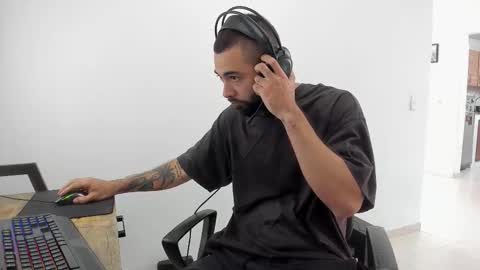 Snapshot of matheusbeard2 chatting on October 2025 03:24:01 PM Matheus online show from October 2025 03:24:01 PM