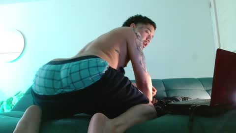 STRURIBE ON INSTAGRAM online show from February 2026 10:06:01 PM