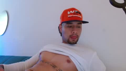 STRURIBE ON INSTAGRAM online show from February 2026 12:45:01 PM