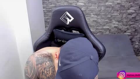 Mathew Independent model online show from November 2025 07:47:02 PM