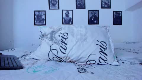 Snapshot of mathews_19 chatting on October 2025 02:04:01 PM Teo online show from October 2025 02:04:01 PM