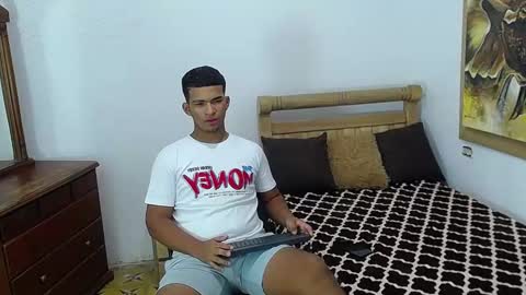 mathews__ online show from January 2026 03:33:01 AM