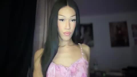 Snapshot of matrixprincess chatting on September 2025 04:01:02 AM MOLLY MILLS online show from September 2025 04:01:02 AM