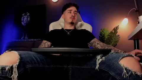Snapshot of matt_thestud chatting on April 2026 07:33:02 AM Matt online show from April 2026 07:33:02 AM