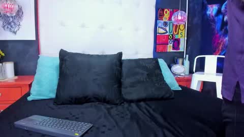 ---Matteo--- online show from October 2025 04:13:01 AM