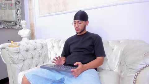 Snapshot of matteoricci_ chatting on November 2025 08:22:02 PM MatteoRicci  online show from November 2025 08:22:02 PM