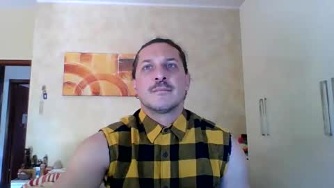 Snapshot of matteushh87 chatting on April 2026 08:30:02 AM matteushh87 online show from April 2026 08:30:02 AM