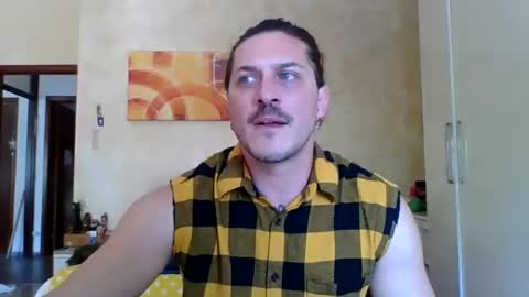 Snapshot of matteushh87 chatting on April 2026 09:35:02 AM matteushh87 online show from April 2026 09:35:02 AM