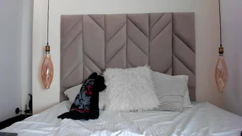 Matthew online show from March 2026 09:45:01 PM