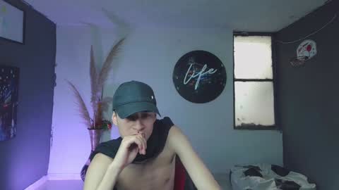 mattias     online show from January 2025 03:39:01 PM