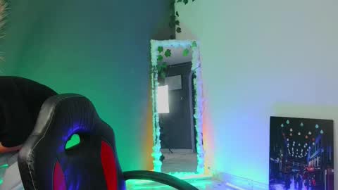 mattias     online show from September 2025 03:44:02 AM