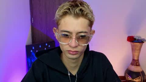 mattias     online show from April 2026 03:10:02 AM