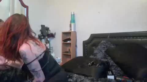 Snapshot of matty_tina chatting on December 2024 01:09:02 PM Tina and Matty online show from December 2024 01:09:02 PM