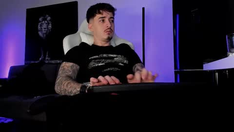 Snapshot of mattytwink69 chatting on November 2025 07:19:02 AM Matt online show from November 2025 07:19:02 AM