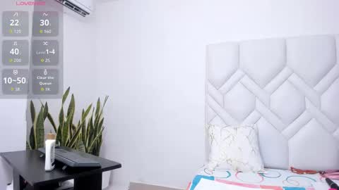 ISABEL online show from October 2025 09:24:02 PM