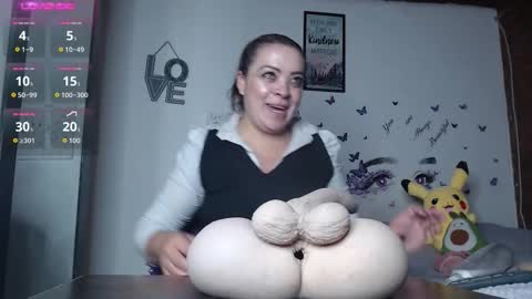 Mature liaa online show from December 2025 12:51:01 AM