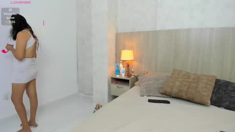 Macarena online show from September 2025 03:39:02 AM