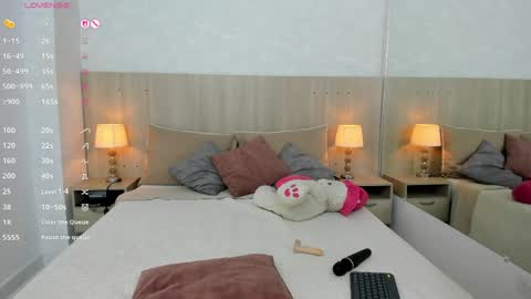 Vayolet Castro online show from April 2026 07:07:02 PM