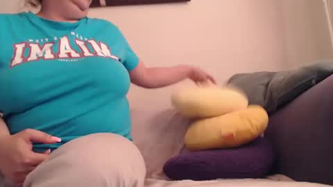 Snapshot of matureboobsbig chatting on February 2025 04:16:01 PM matureboobsbig online show from February 2025 04:16:01 PM