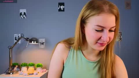 maureencoombs online show from October 2025 04:24:02 AM