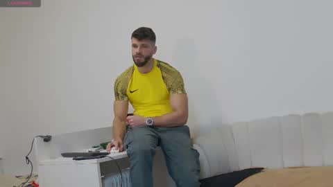 mauro_real_man online show from December 2025 07:08:02 PM