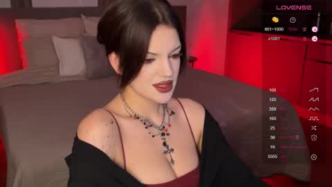 Snapshot of mavis_crystal chatting on November 2025 09:06:02 PM Mavis online show from November 2025 09:06:02 PM