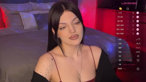 Snapshot of mavis_crystal chatting on November 2025 10:52:02 PM Mavis online show from November 2025 10:52:02 PM