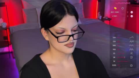 Mavis online show from December 2025 09:52:02 PM