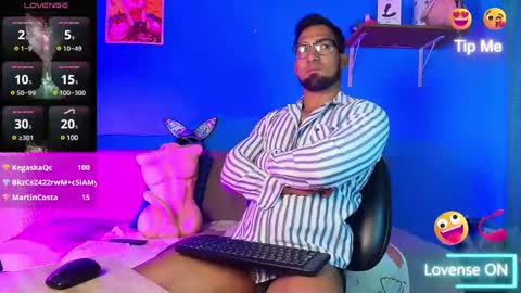 max_brown21 online show from February 2025 12:03:02 PM