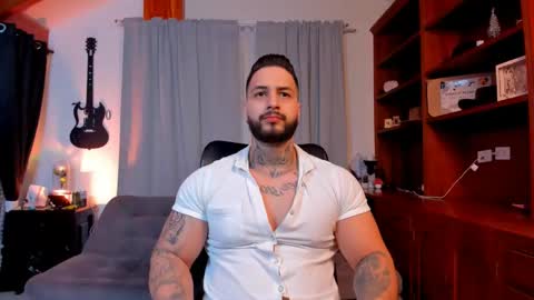 Snapshot of max_dic1 chatting on January 2025 12:06:02 PM max D. online show from January 2025 12:06:02 PM