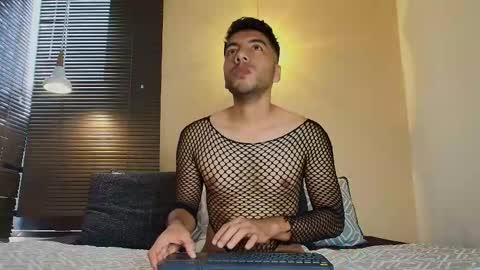 Max Hornye online show from February 2026 09:02:01 PM