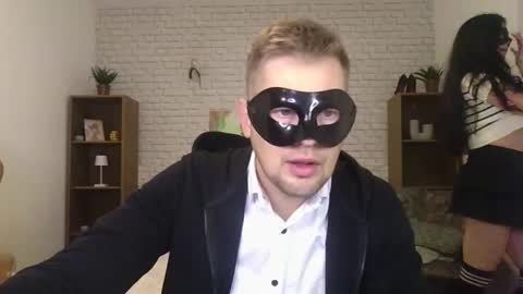 Max  Aliya online show from September 2025 07:23:01 AM