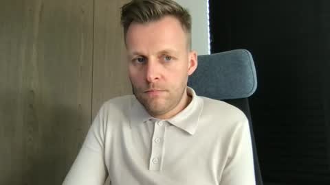 Max take off clothes online show from March 2026 12:21:02 PM